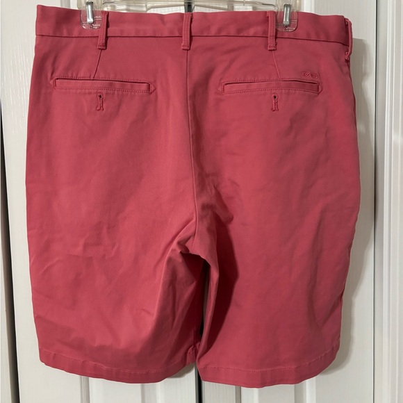 Men’s size 34 with 9.5 inseam; Izod brand in coral - Picture 4 of 4